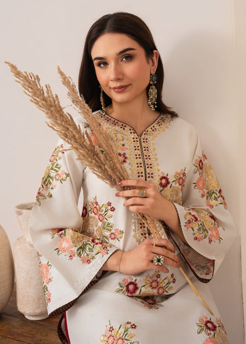 ALAYA EMBROIDERED 2PC