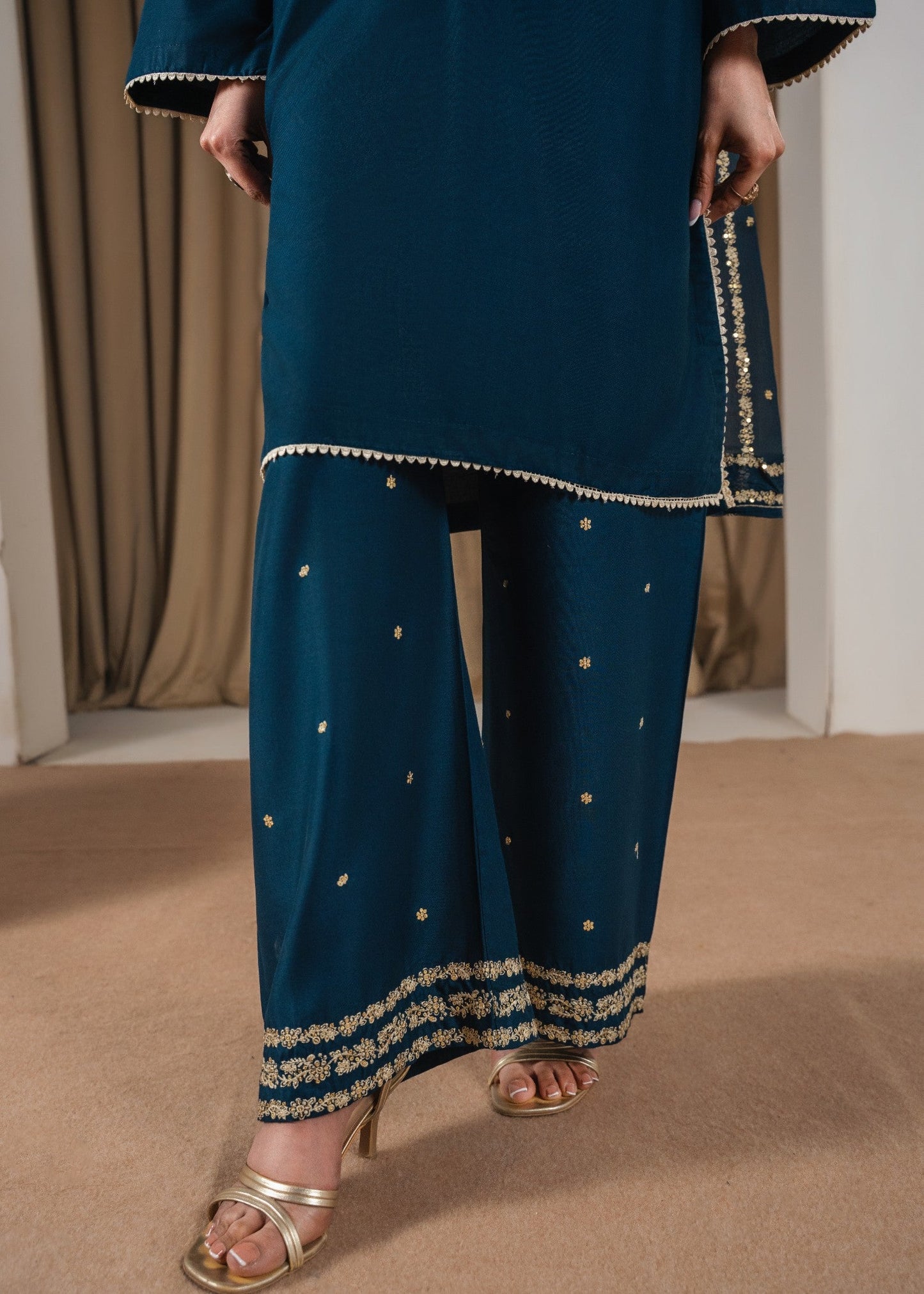 PEACOCK EMBROIDERED 3PC
