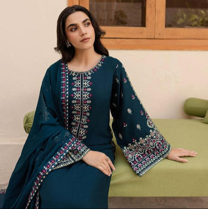 Adaab lawn 3PC – Elegance in Every Thread