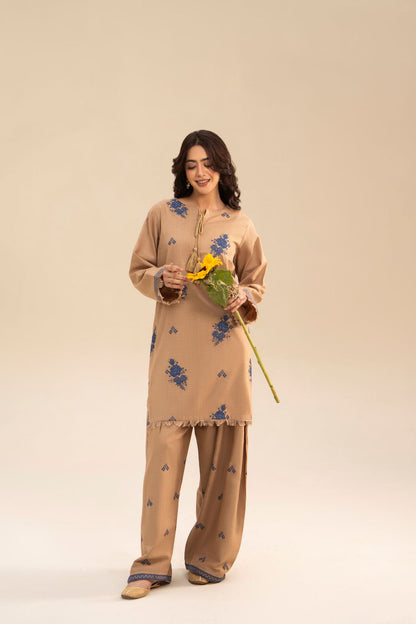 REEZA LAWN SET( FARSHI SHALWAR )
