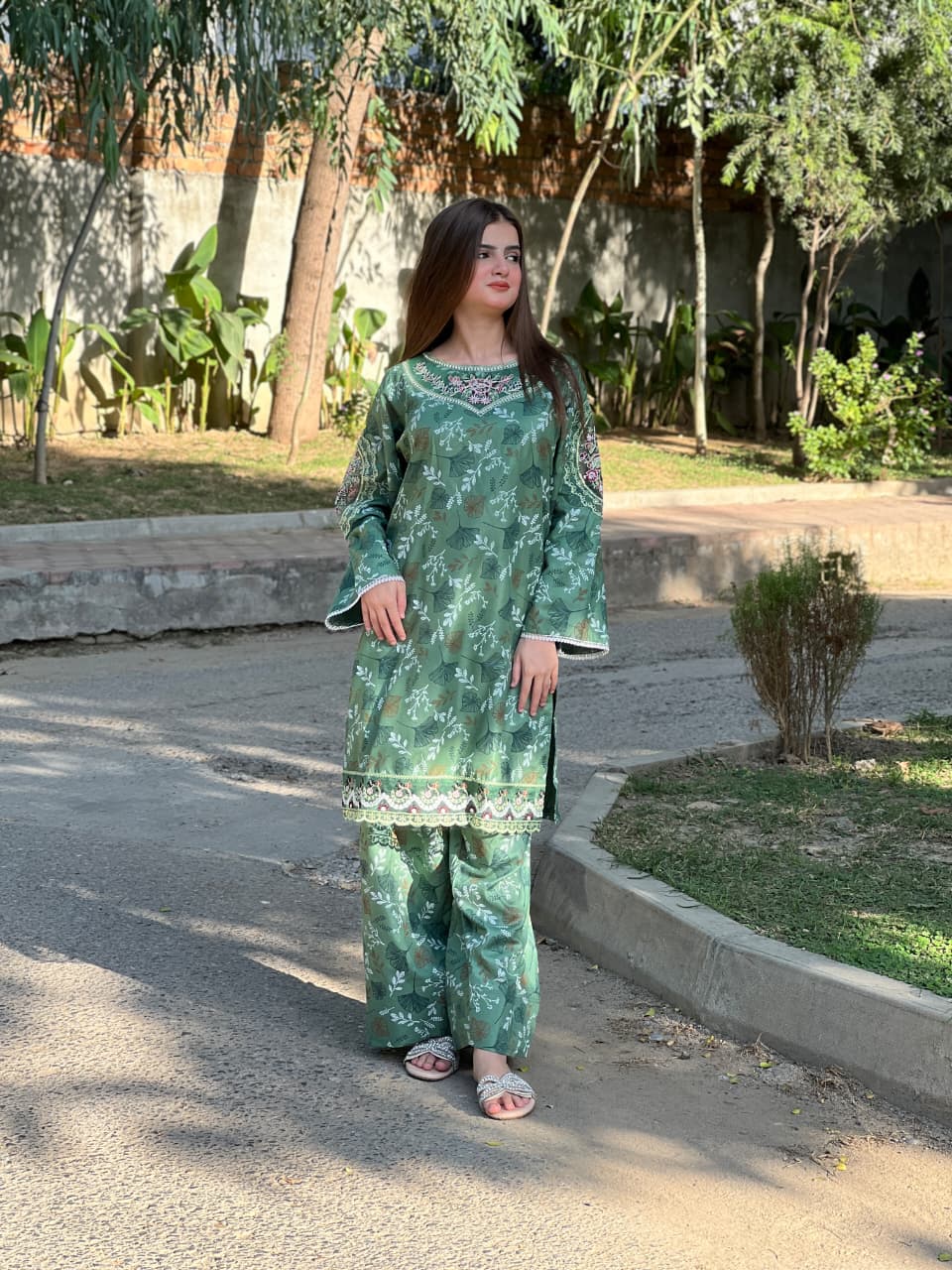 WAFA EMBROIDERY 2PC (FARSHI) STITCH
